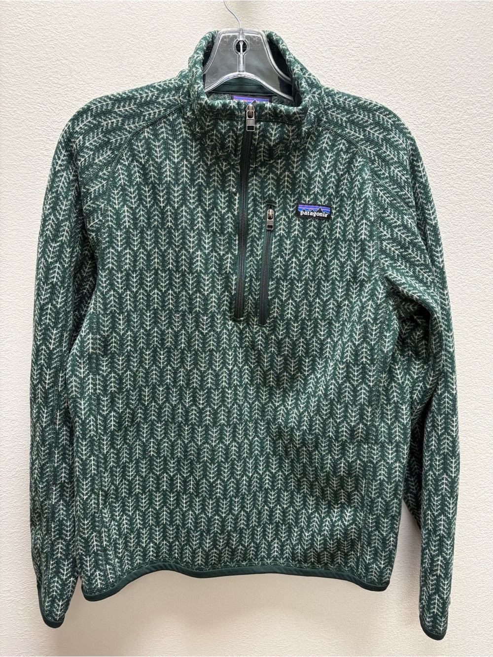 Patagonia Green and White Pullover